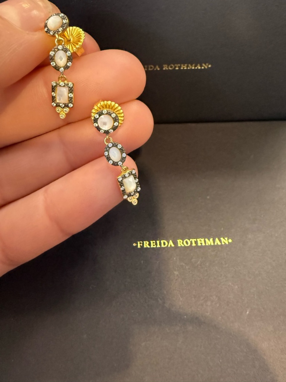 *NEW*Freida Rothman* Signature drop earrings - Picture 2 of 3